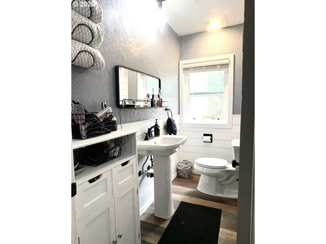 1680 WESTOVER Dr, Eugene, OR 97403