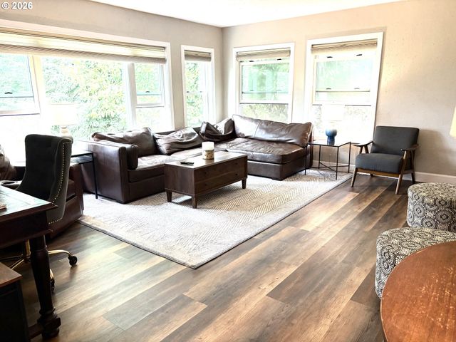 1680 WESTOVER Dr, Eugene, OR 97403