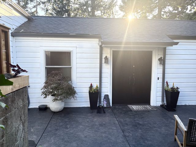 1680 WESTOVER Dr, Eugene, OR 97403