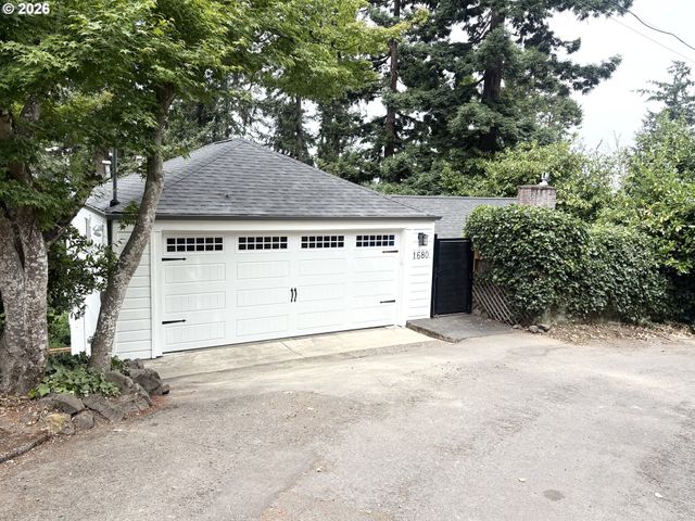 1680 WESTOVER Dr, Eugene, OR 97403