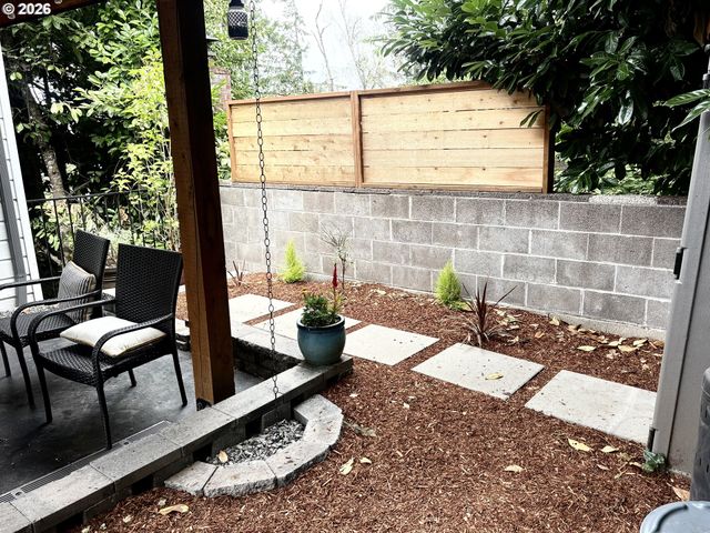 1680 WESTOVER Dr, Eugene, OR 97403
