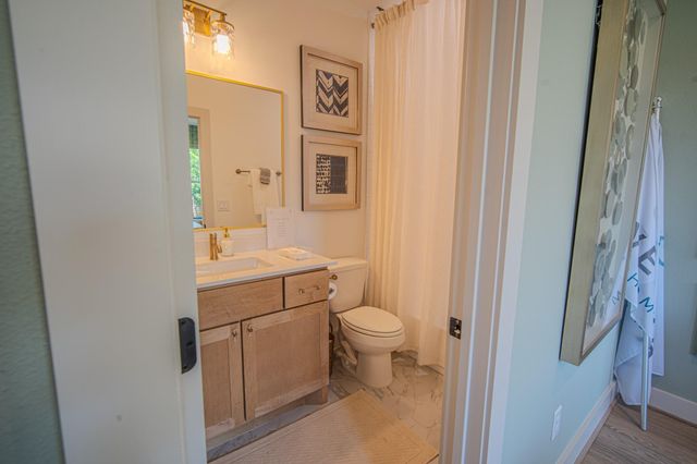 1715 Bologna Lane, Houston, TX 77055