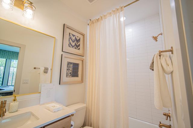 1715 Bologna Lane, Houston, TX 77055