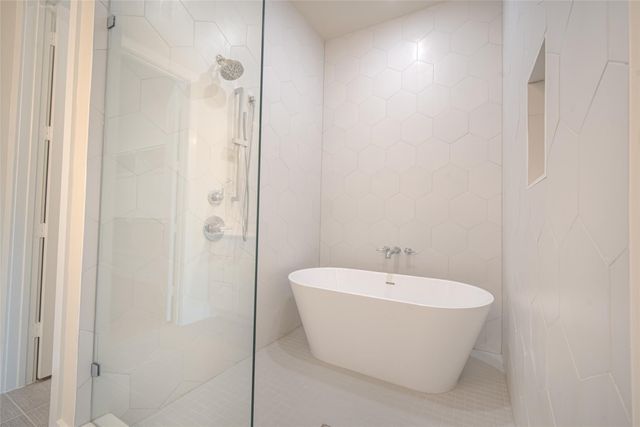 1715 Bologna Lane, Houston, TX 77055