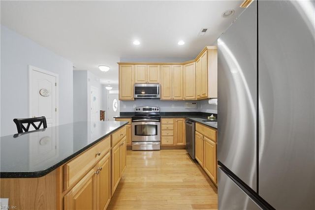 2948 Enchanting CIR, Virginia Beach, VA 23456