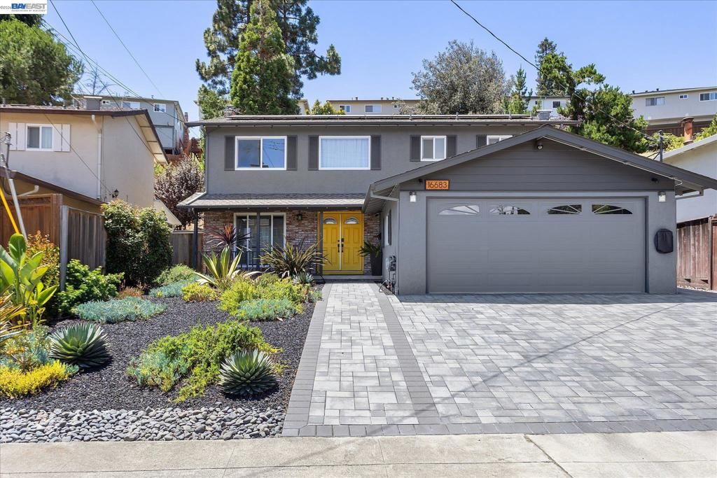 Image 1 of property listing at 16683 Kildare Rd, Castro Valley, CA 94578