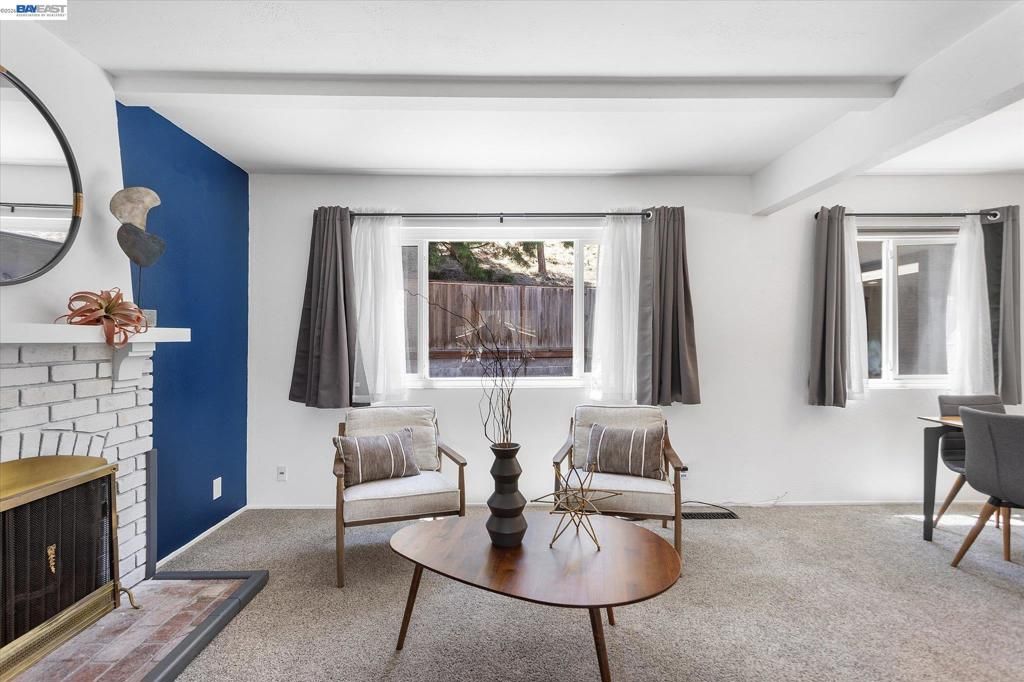 Image 11 of property listing at 16683 Kildare Rd, Castro Valley, CA 94578