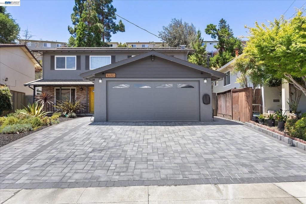 Image 2 of property listing at 16683 Kildare Rd, Castro Valley, CA 94578