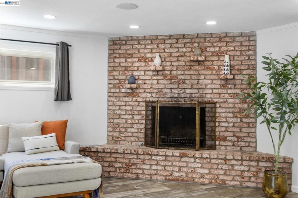 Image 32 of property listing at 16683 Kildare Rd, Castro Valley, CA 94578