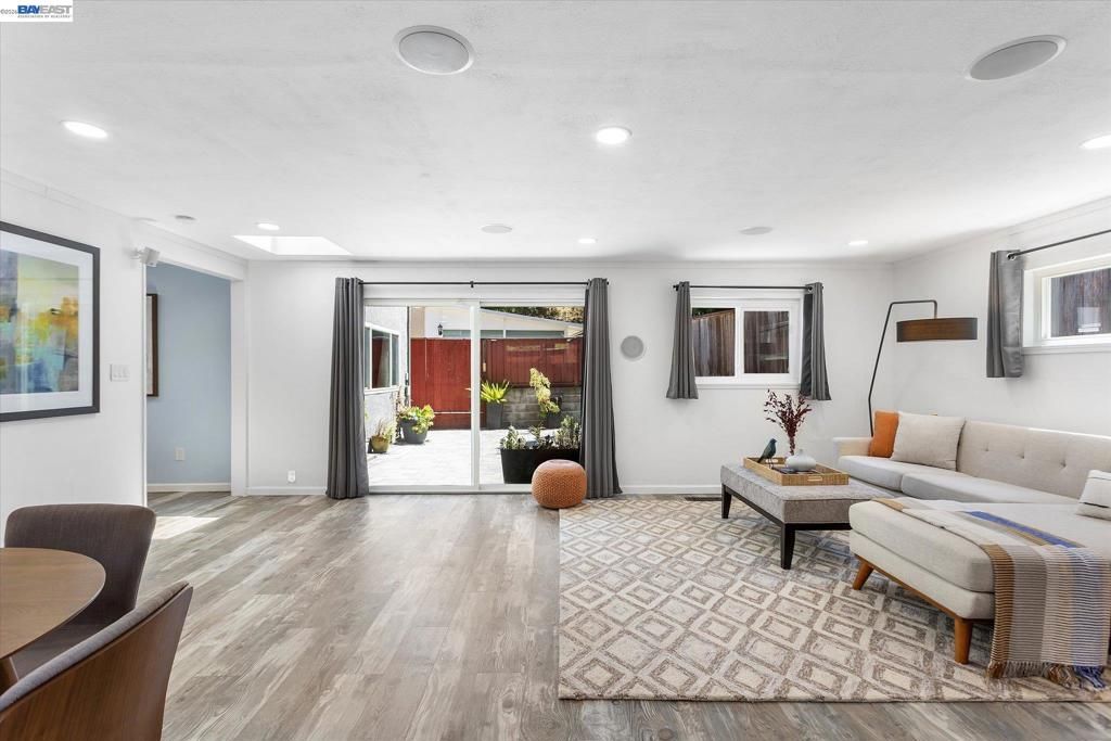 Image 33 of property listing at 16683 Kildare Rd, Castro Valley, CA 94578