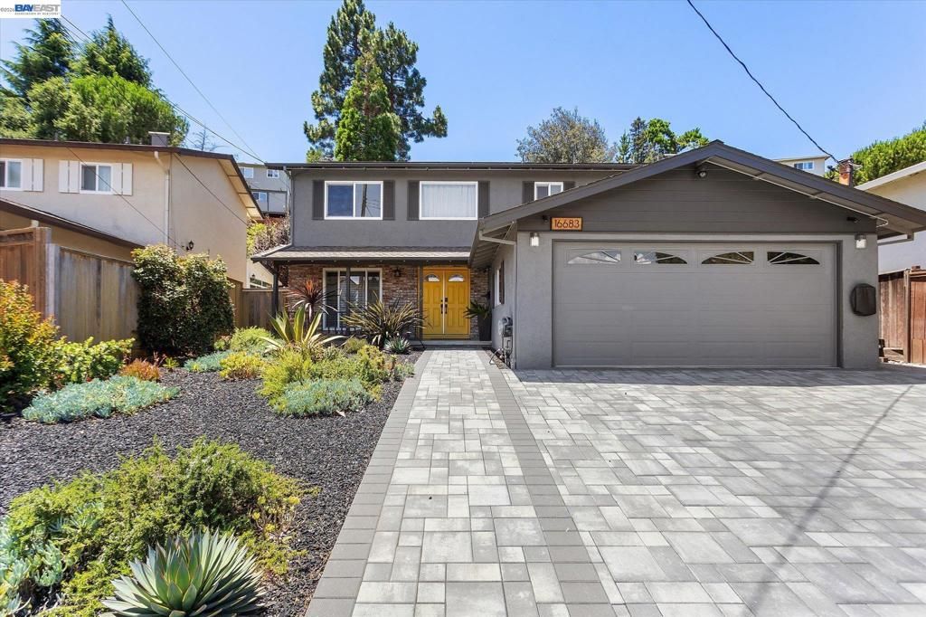 Image 5 of property listing at 16683 Kildare Rd, Castro Valley, CA 94578