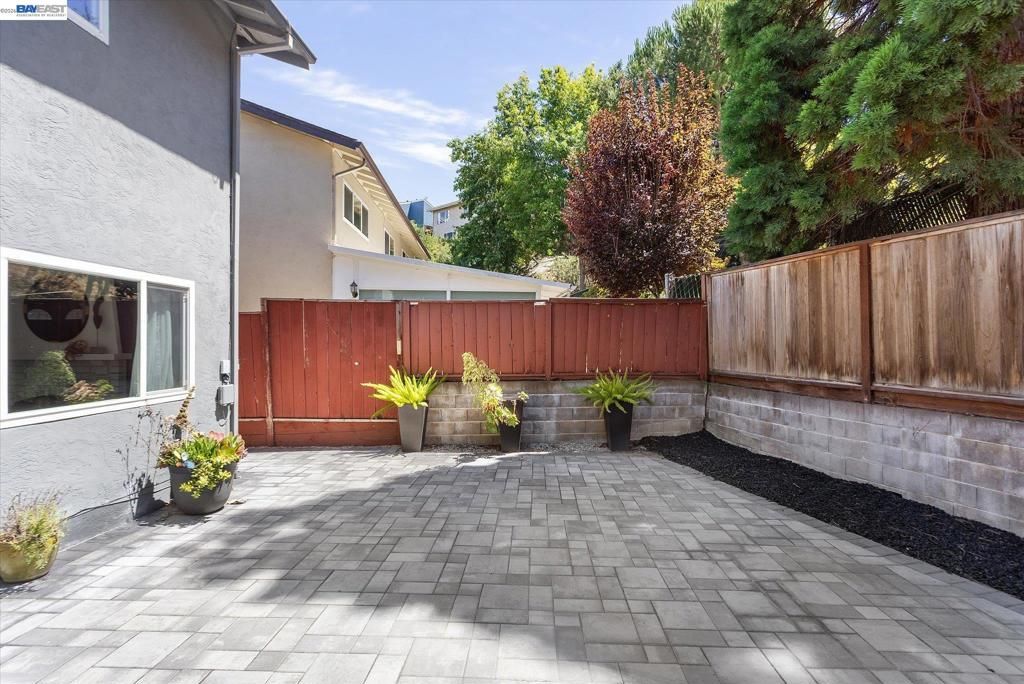 Image 71 of property listing at 16683 Kildare Rd, Castro Valley, CA 94578