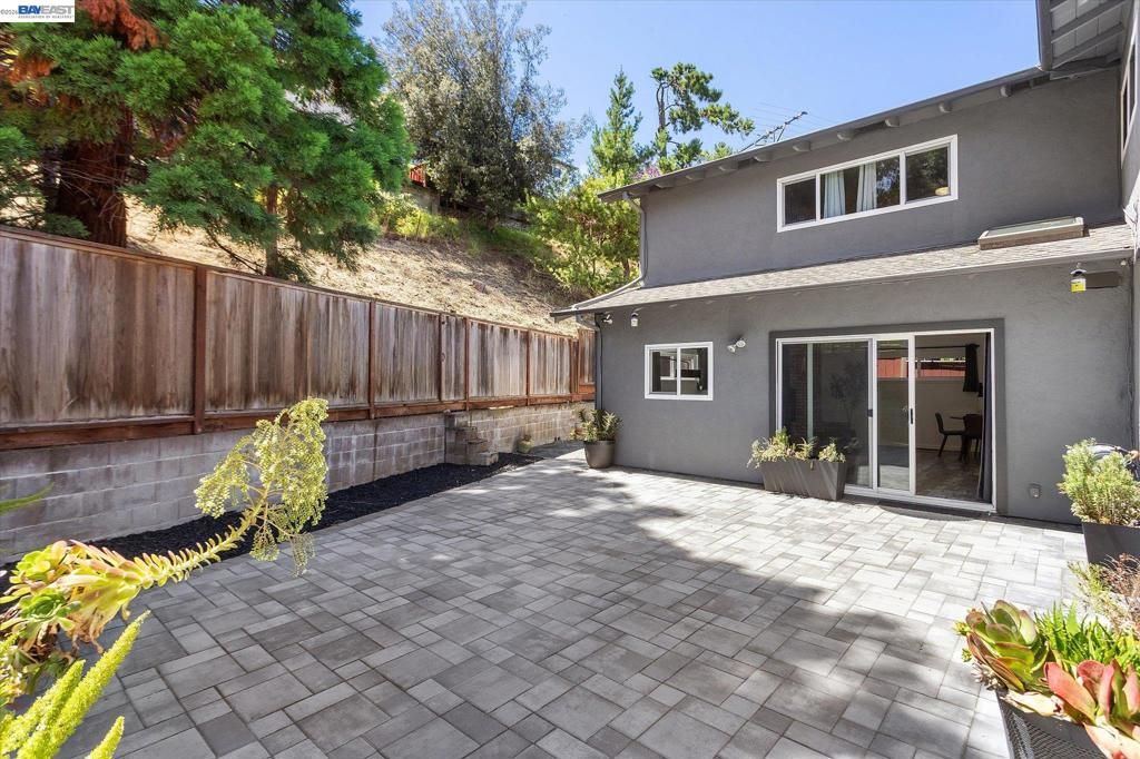 Image 74 of property listing at 16683 Kildare Rd, Castro Valley, CA 94578