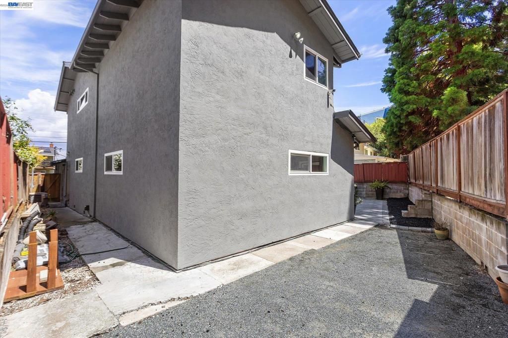 Image 76 of property listing at 16683 Kildare Rd, Castro Valley, CA 94578
