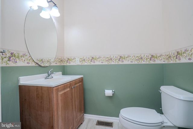 31 HAWTHORN DR, Plainsboro, NJ 08536