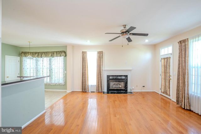 31 HAWTHORN DR, Plainsboro, NJ 08536