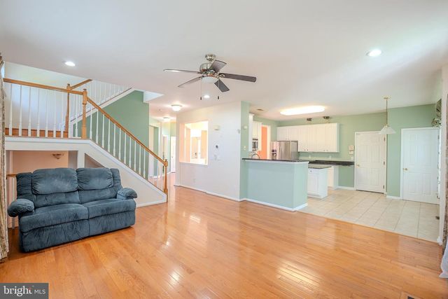 31 HAWTHORN DR, Plainsboro, NJ 08536