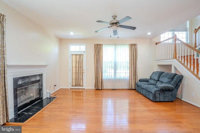 31 HAWTHORN DR, Plainsboro, NJ 08536