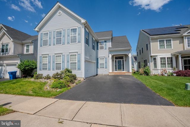 31 HAWTHORN DR, Plainsboro, NJ 08536