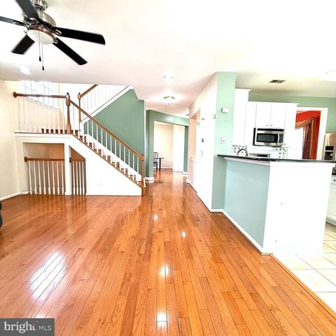 31 HAWTHORN DR, Plainsboro, NJ 08536