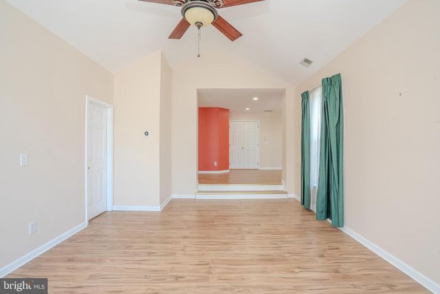 31 HAWTHORN DR, Plainsboro, NJ 08536
