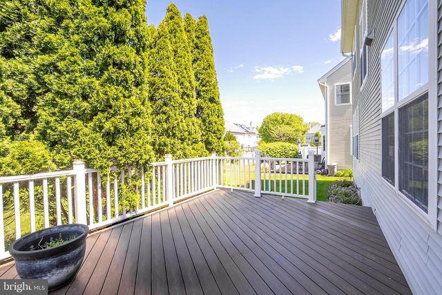 31 HAWTHORN DR, Plainsboro, NJ 08536