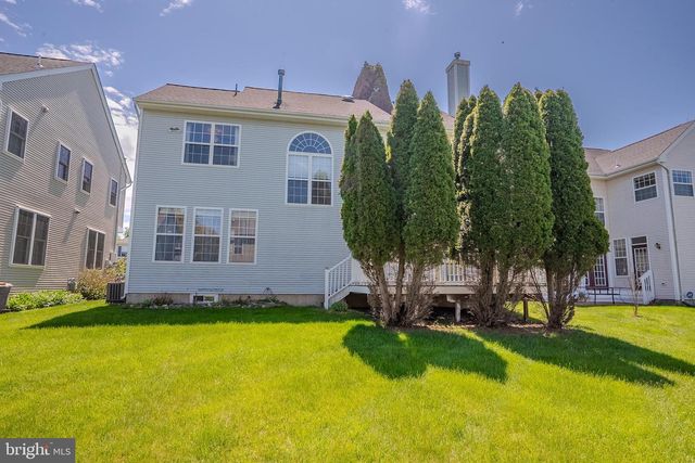 31 HAWTHORN DR, Plainsboro, NJ 08536