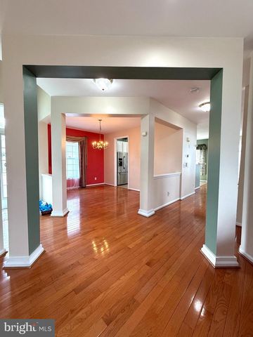 31 HAWTHORN DR, Plainsboro, NJ 08536