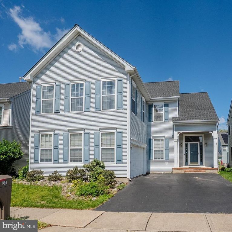 31 HAWTHORN DR, Plainsboro, NJ 08536