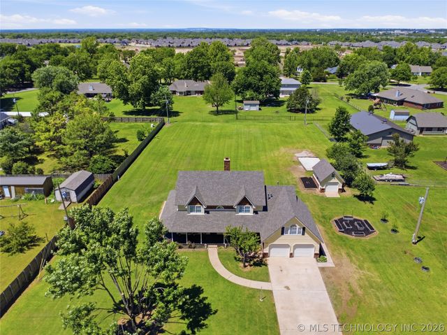 7918 N 156th East Avenue, Owasso, OK 74055