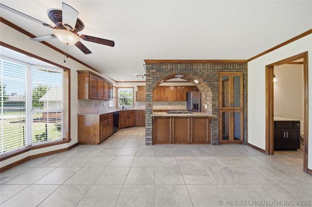 7918 N 156th East Avenue, Owasso, OK 74055