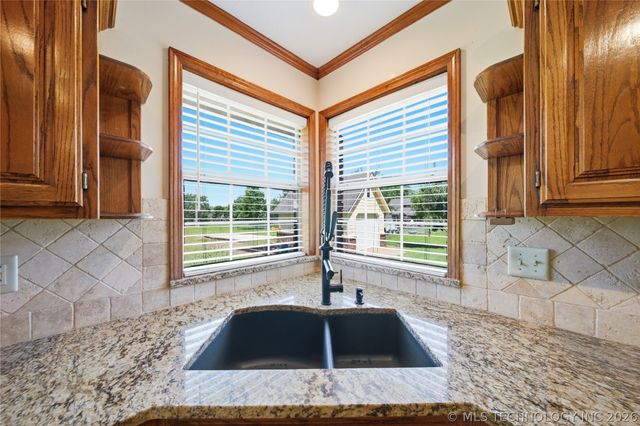 7918 N 156th East Avenue, Owasso, OK 74055