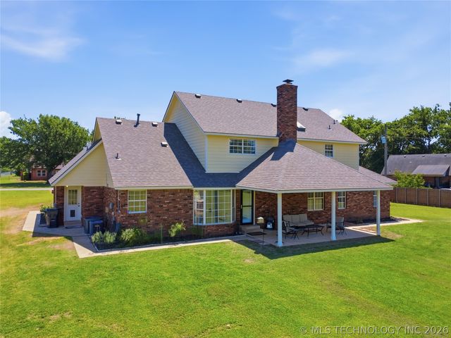 7918 N 156th East Avenue, Owasso, OK 74055