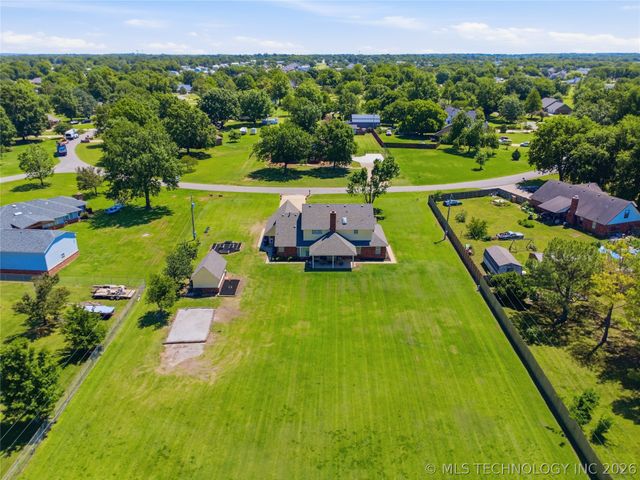 7918 N 156th East Avenue, Owasso, OK 74055