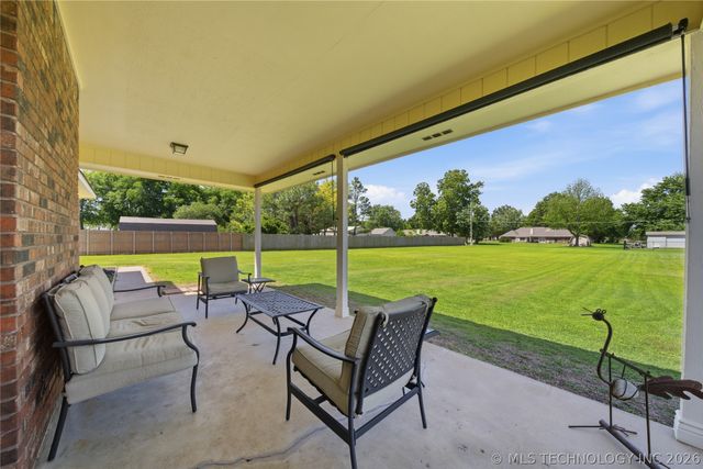7918 N 156th East Avenue, Owasso, OK 74055