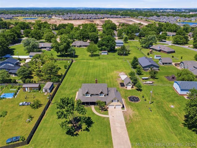 7918 N 156th East Avenue, Owasso, OK 74055