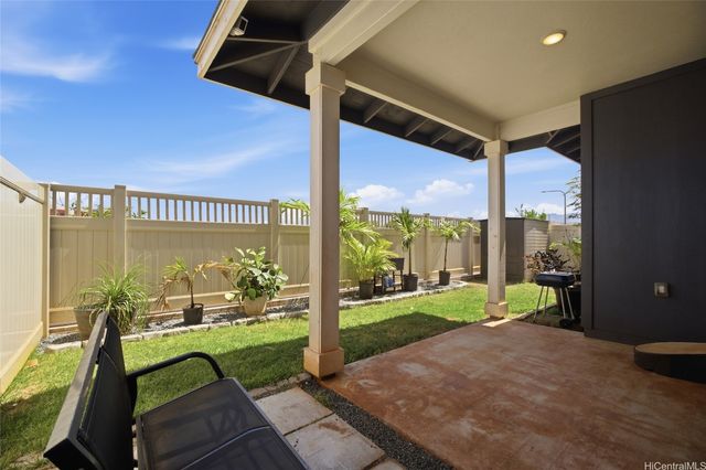 94-1251 Hale Halawai Drive 40, Waipahu, HI 96797