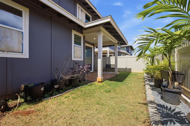 94-1251 Hale Halawai Drive 40, Waipahu, HI 96797