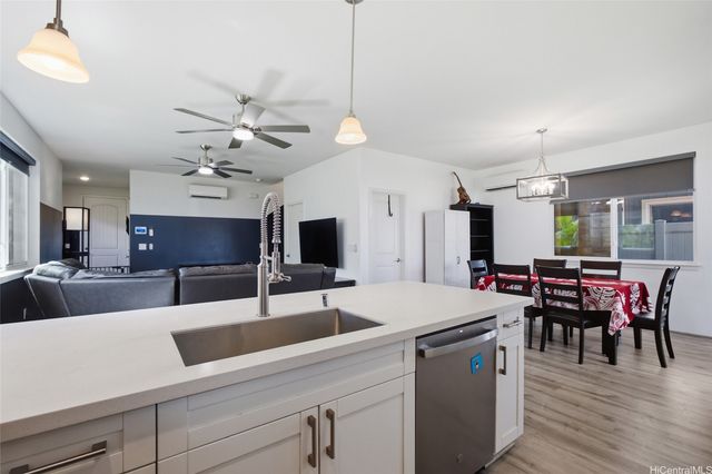 94-1251 Hale Halawai Drive 40, Waipahu, HI 96797