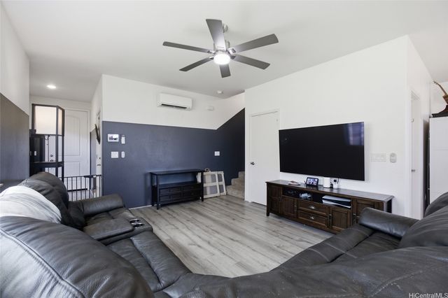 94-1251 Hale Halawai Drive 40, Waipahu, HI 96797