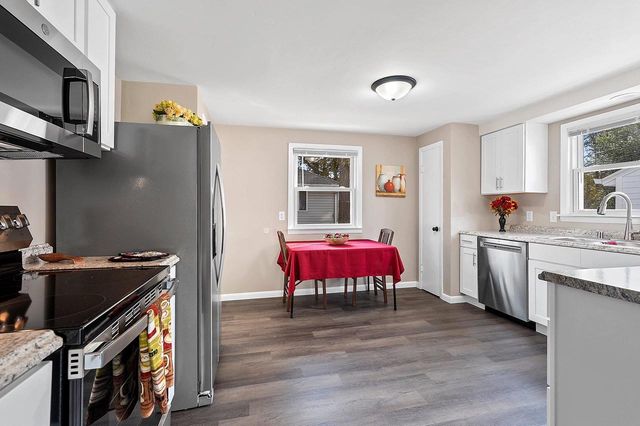 2500 S JEFFERSON STREET, Appleton, WI 54915