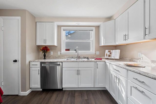 2500 S JEFFERSON STREET, Appleton, WI 54915