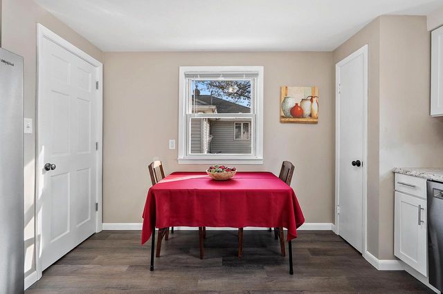 2500 S JEFFERSON STREET, Appleton, WI 54915