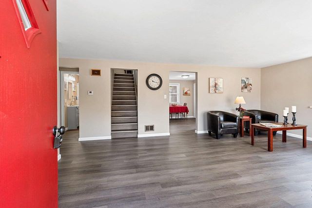 2500 S JEFFERSON STREET, Appleton, WI 54915