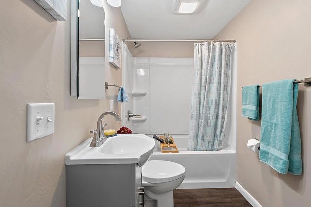 2500 S JEFFERSON STREET, Appleton, WI 54915