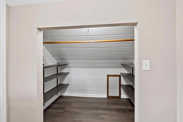 2500 S JEFFERSON STREET, Appleton, WI 54915