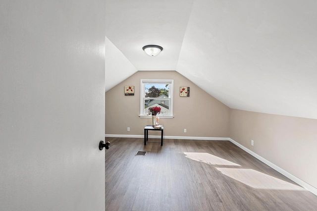 2500 S JEFFERSON STREET, Appleton, WI 54915