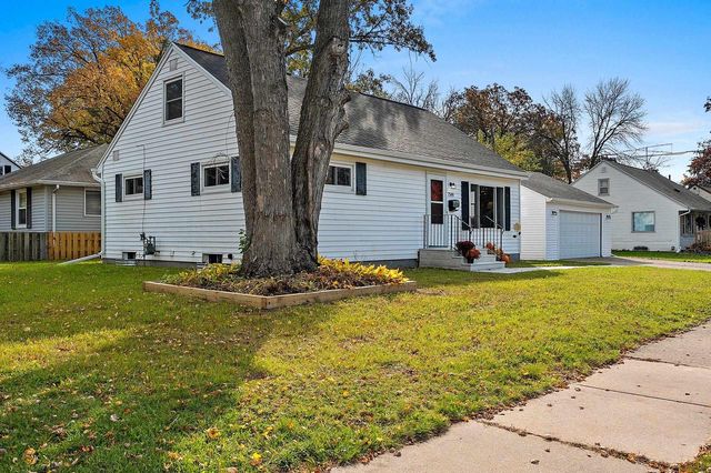 2500 S JEFFERSON STREET, Appleton, WI 54915