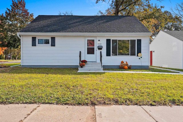 2500 S JEFFERSON STREET, Appleton, WI 54915