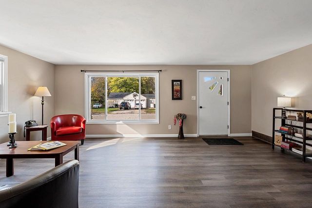 2500 S JEFFERSON STREET, Appleton, WI 54915